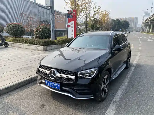 MERCEDES-BENZ GLC 2023