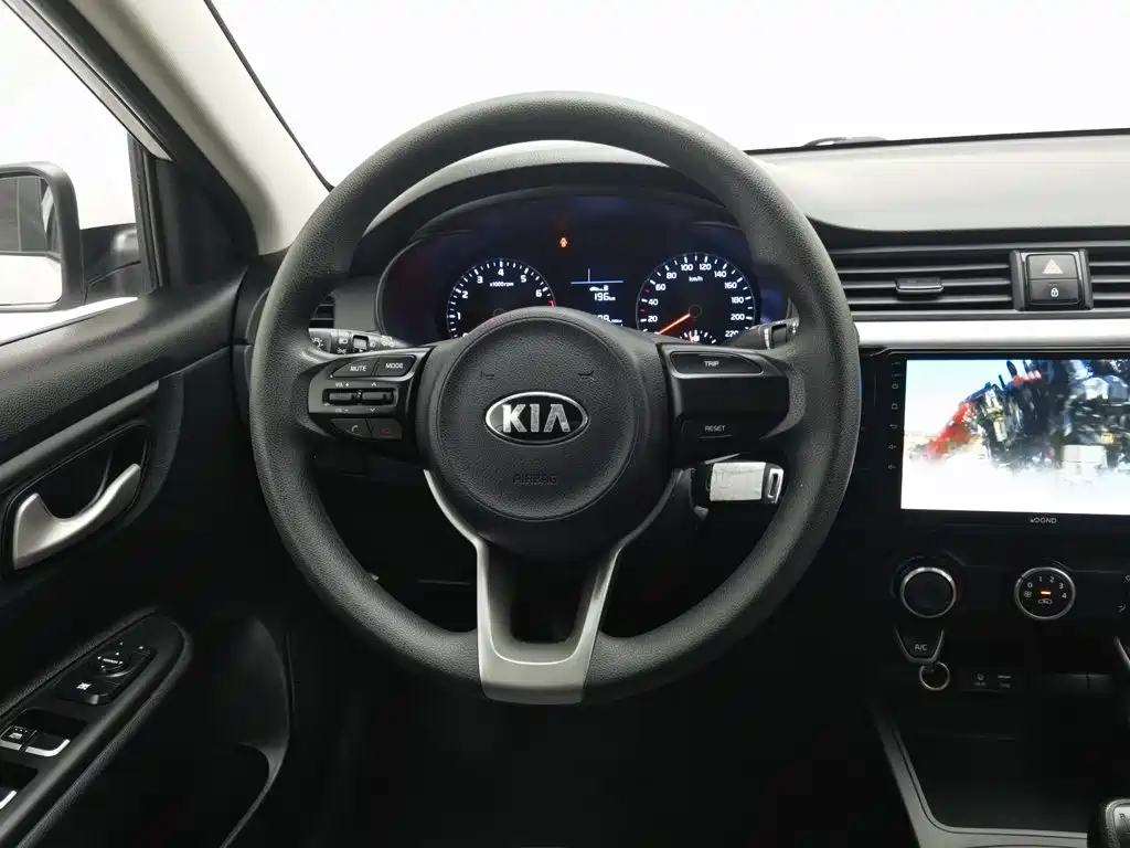 Kia K2 — миниатюра 11