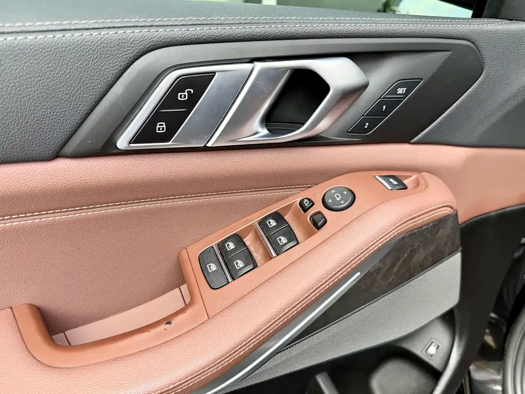 BMW X5 New Energy (Import) — миниатюра 8