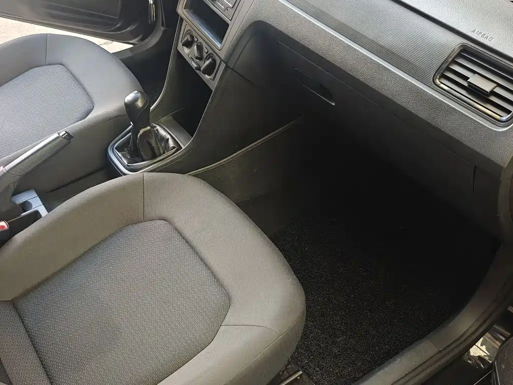 Volkswagen Santana 2013 1.6L MT