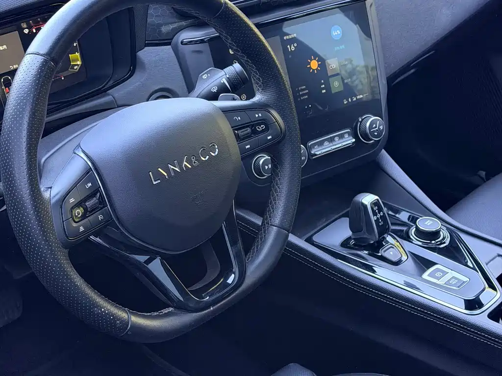 Lynk & Co 03 — миниатюра 21