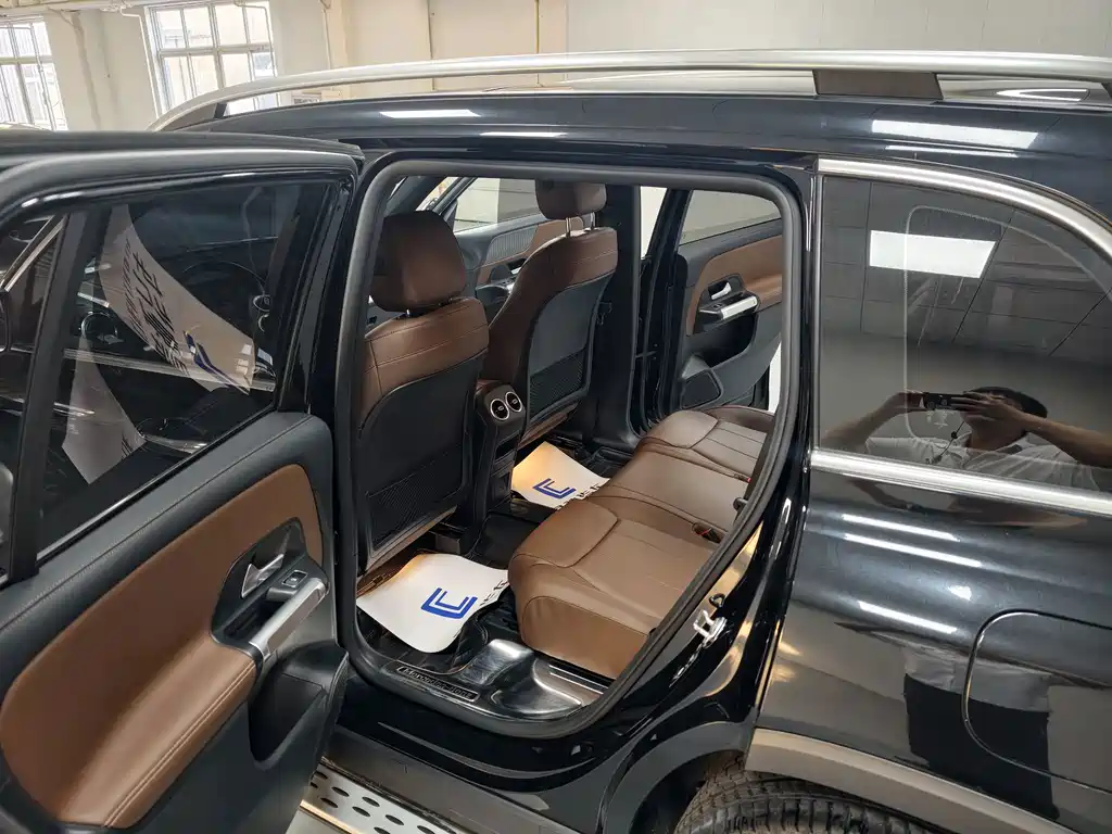 Mercedes-Benz GLB — миниатюра 18