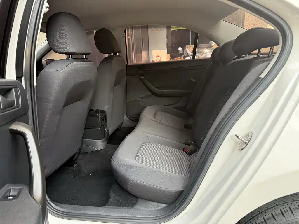 Volkswagen Santana 2019 1.5L AT V