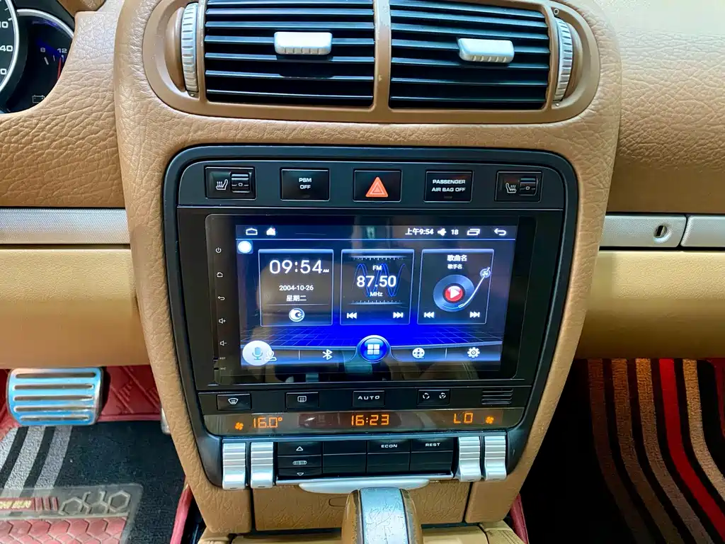 Porsche Cayenne — миниатюра 10