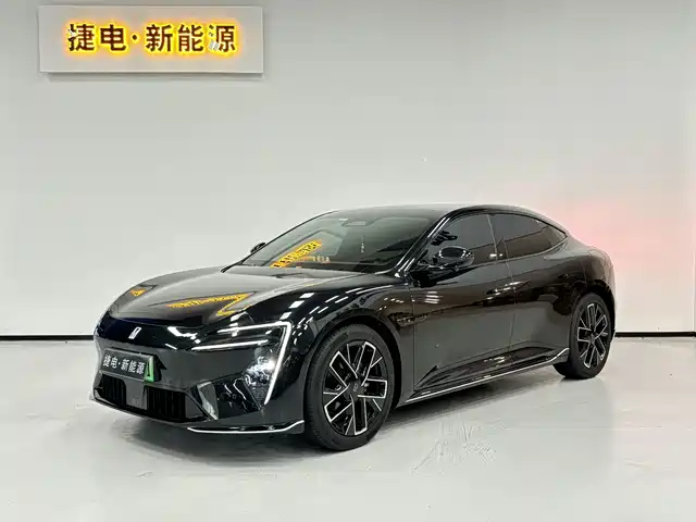 2025 Avatr 06