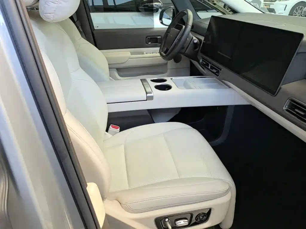 Li Auto Li MEGA — миниатюра 25