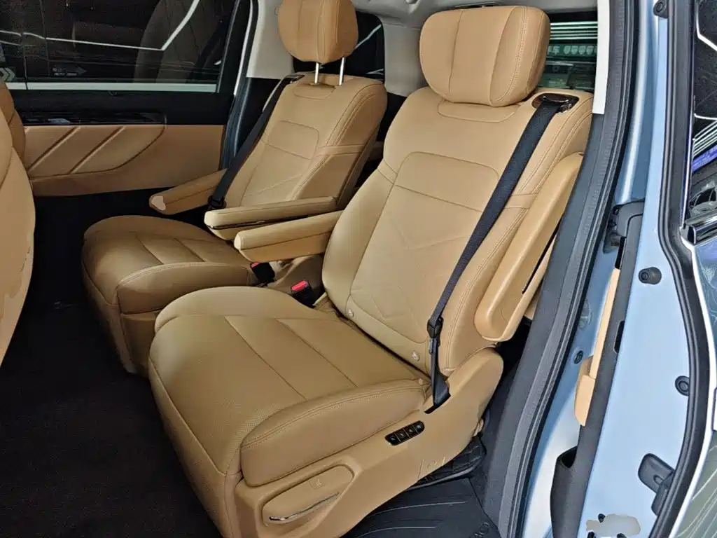 GAC Motor Trumpchi E8 PHEV — миниатюра 17