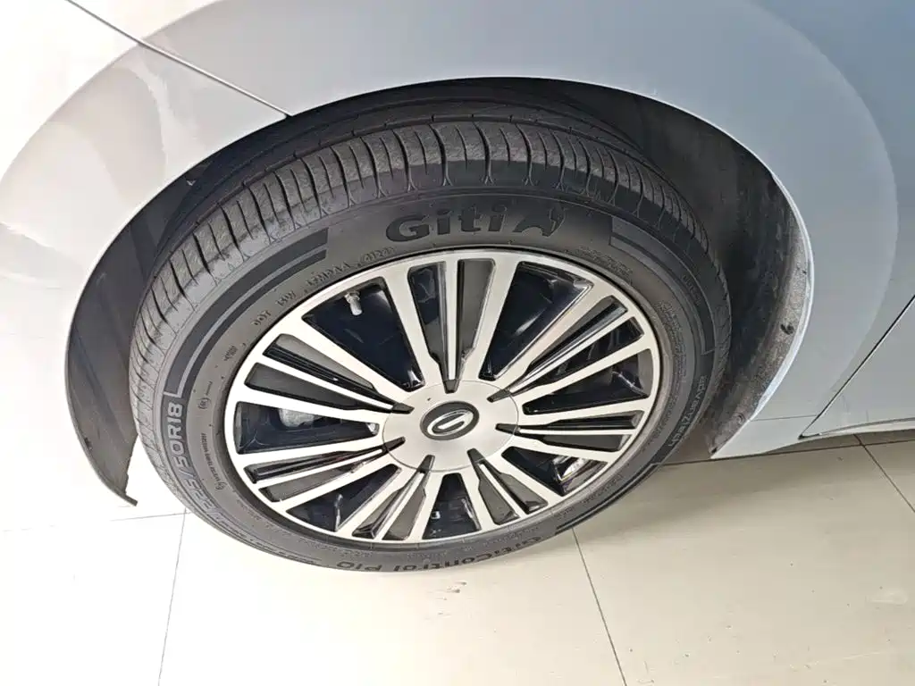 GAC Motor Trumpchi E8 PHEV — миниатюра 23