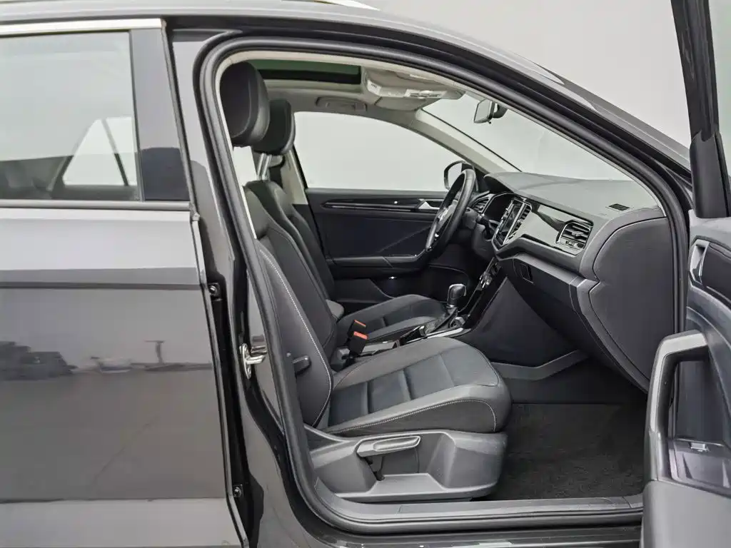 Volkswagen T-Roc — миниатюра 23