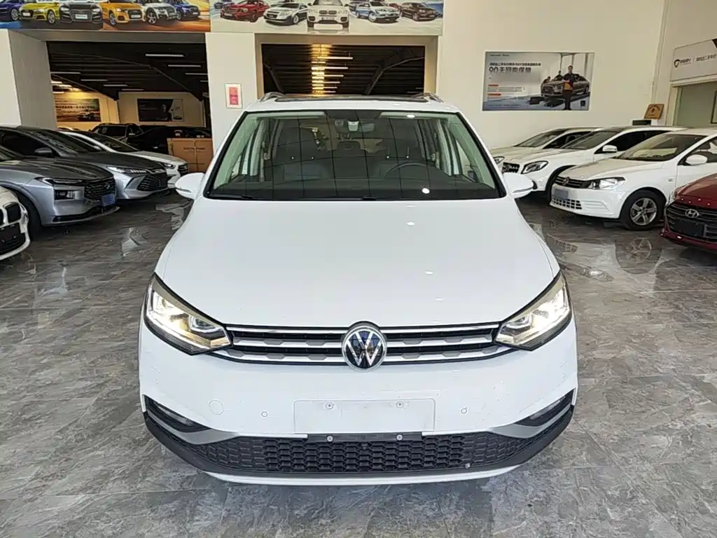 Volkswagen Touran — миниатюра 3