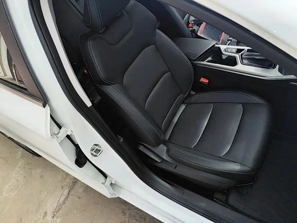 Geely Emgrand — миниатюра 25