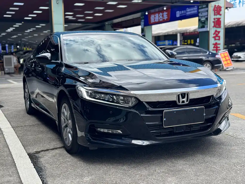 Honda Accord 2018 260TURBO Luxury VI