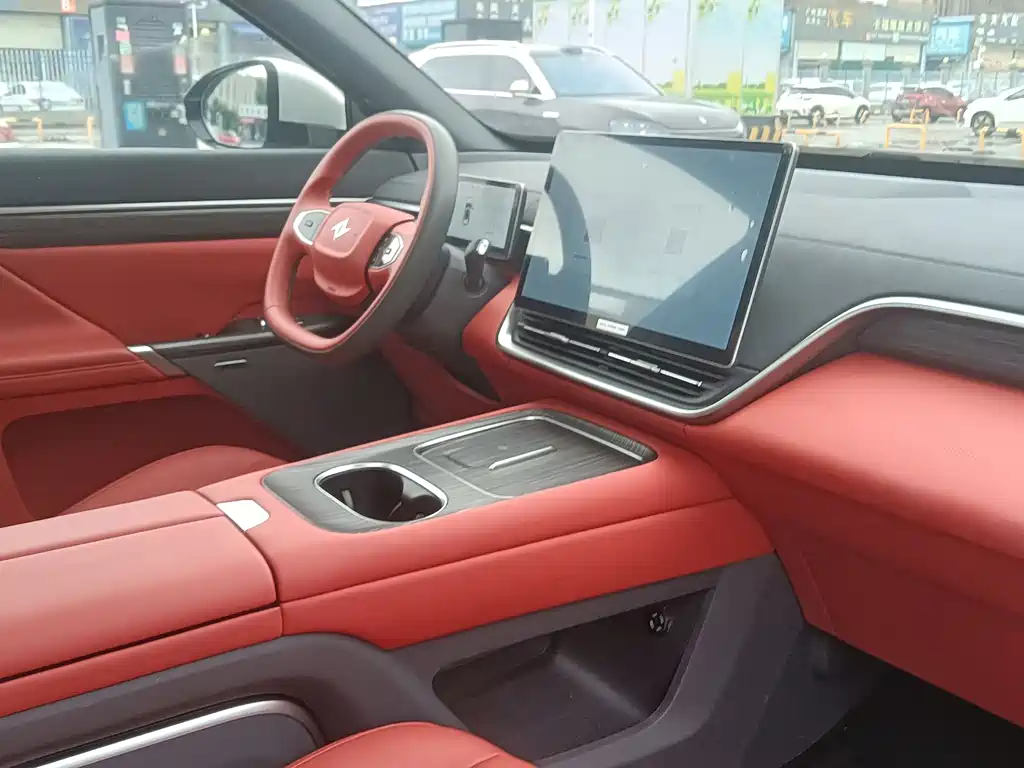 Dongfeng eπ008 2024 636Max Electric 6 мест
