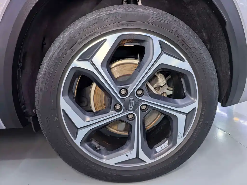 Geely Xingyue L — миниатюра 11
