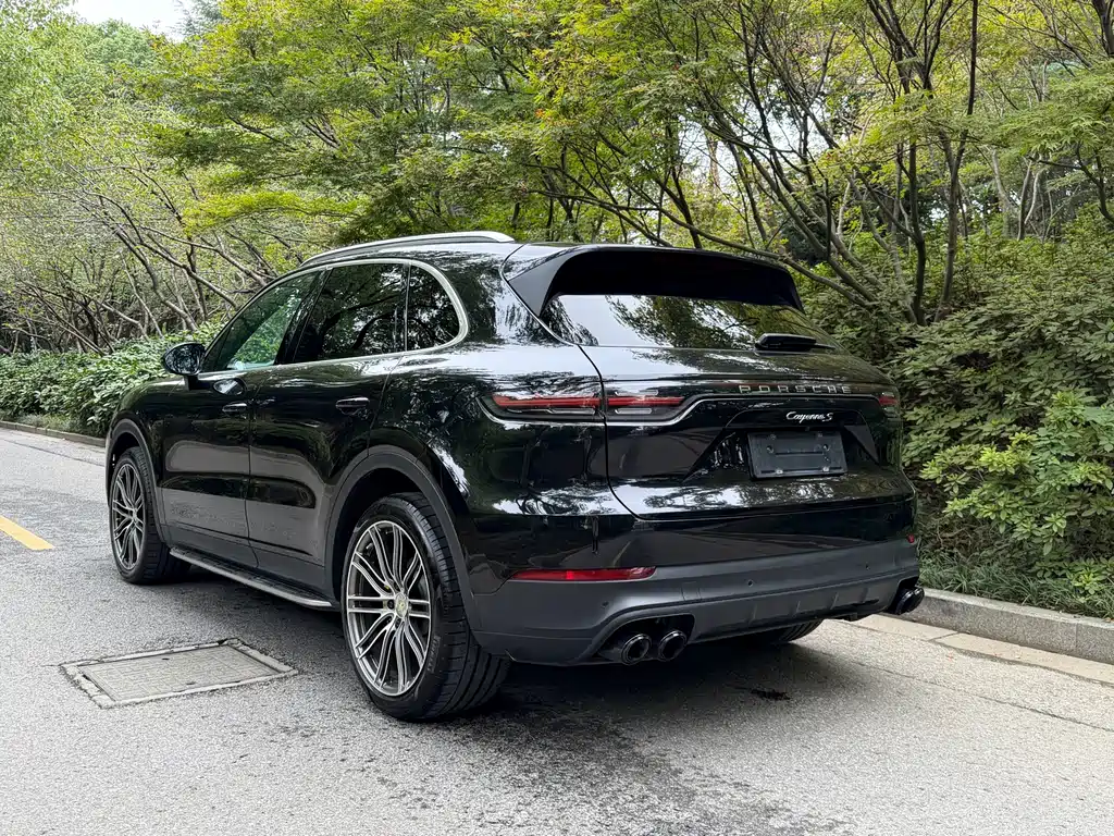 Porsche Cayenne — миниатюра 15
