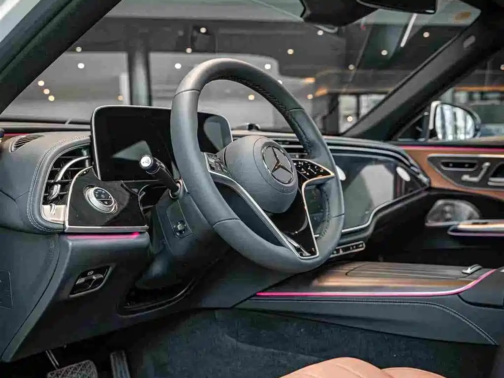Mercedes-Benz E-Class — миниатюра 4