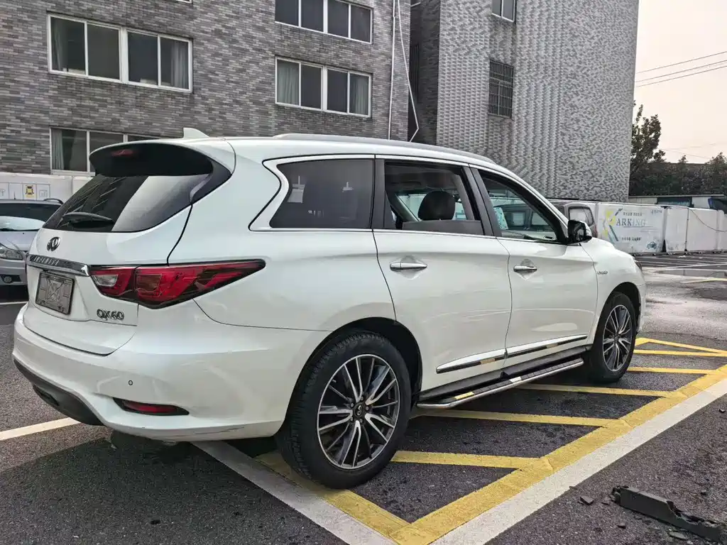 INFINITI QX60