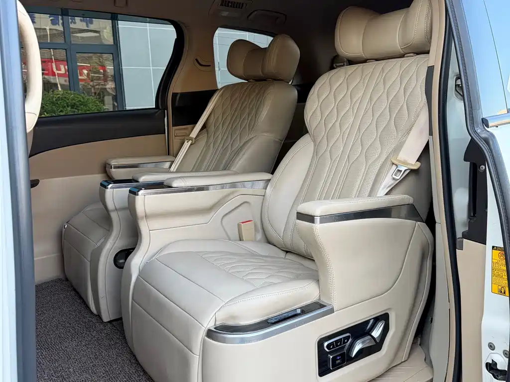 Toyota Previa 2012 2.4L 7 Standard