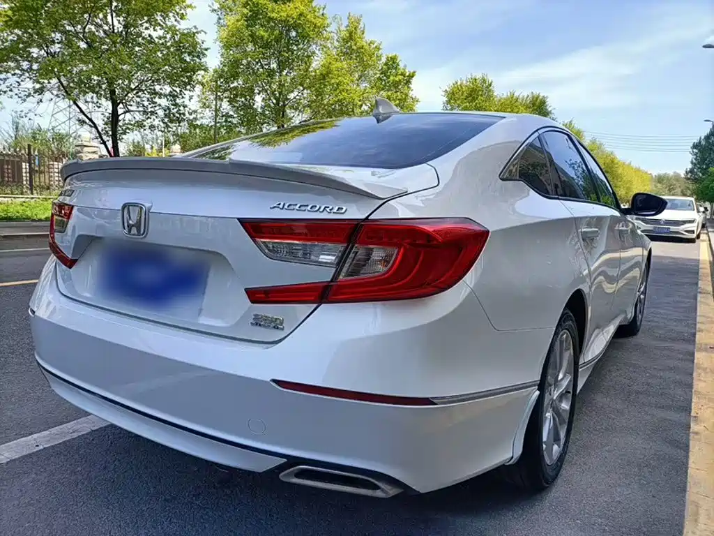 Honda Accord — миниатюра 7