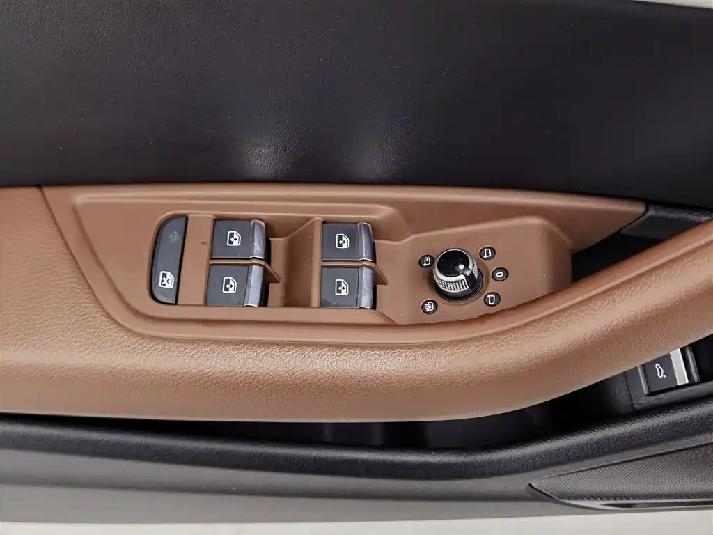 Audi A4L 2019 40 TFSI Fashion VI