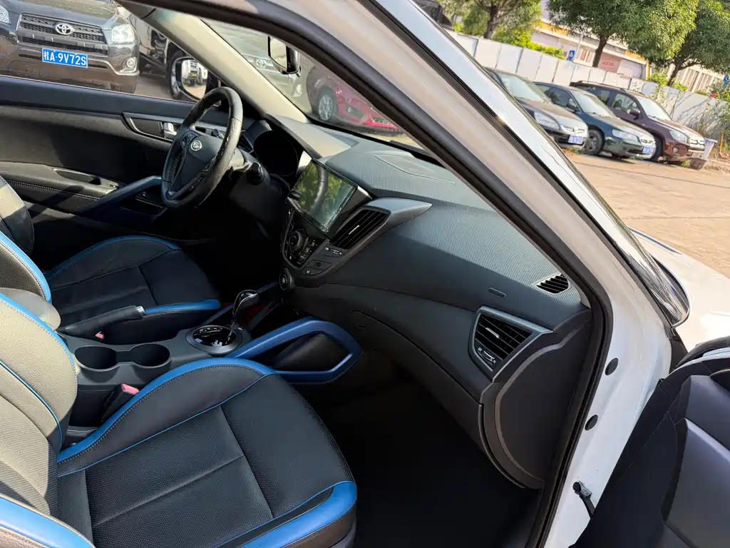 Hyundai Veloster — миниатюра 10