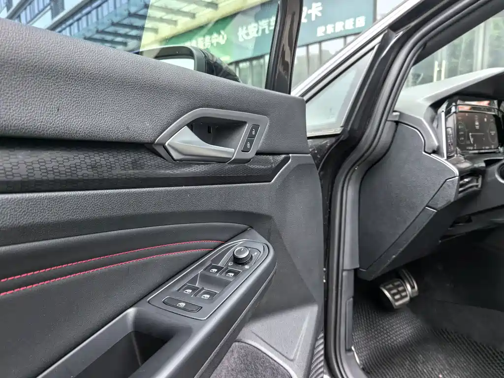 Volkswagen Golf GTI — миниатюра 13