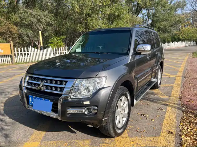 MITSUBISHI PAJERO 2019