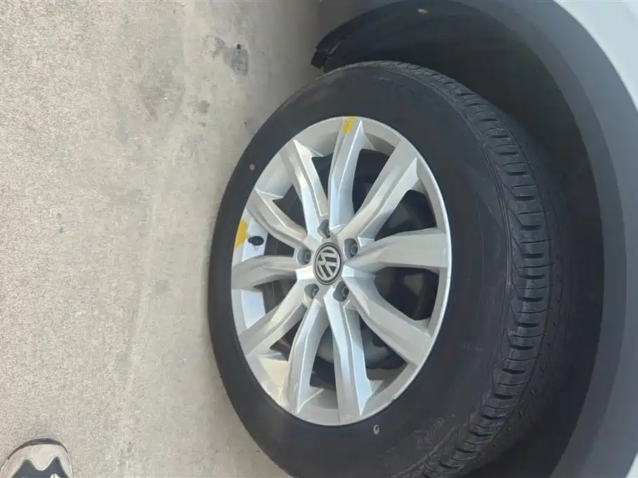 VOLKSWAGEN T ROC EXPLORING SONGS