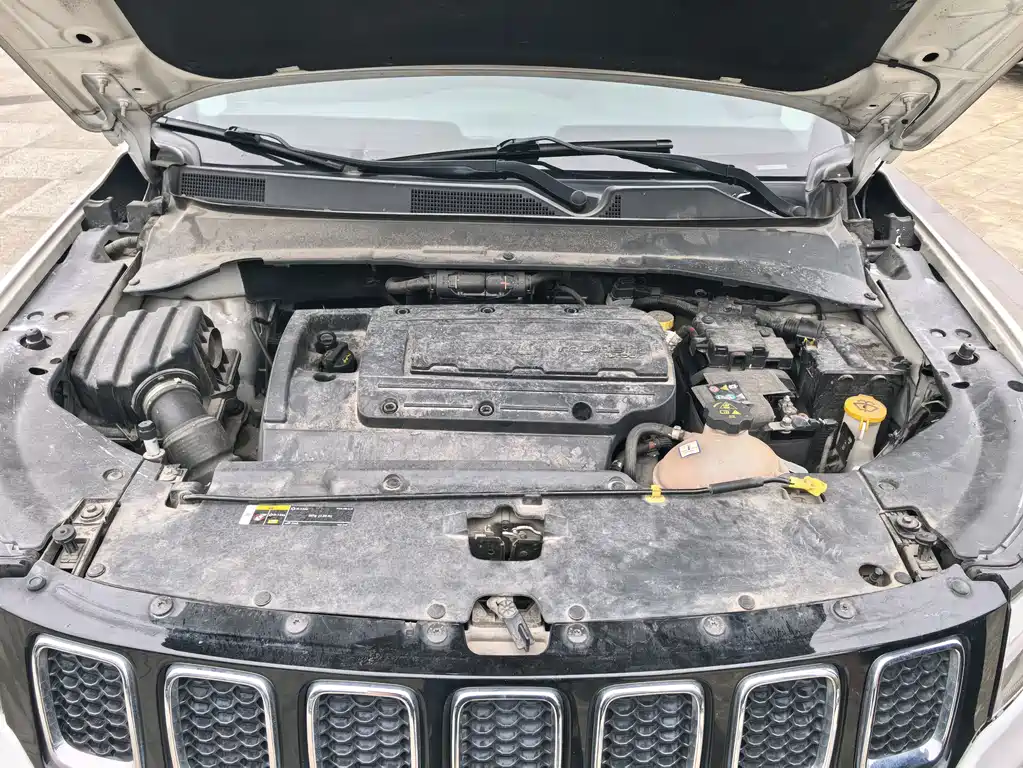 Jeep Compass — миниатюра 14