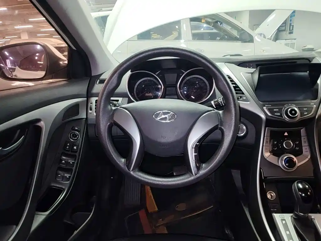 Hyundai Elantra Langdong — миниатюра 15