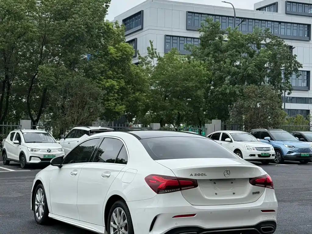 Mercedes-Benz A-Class — миниатюра 7