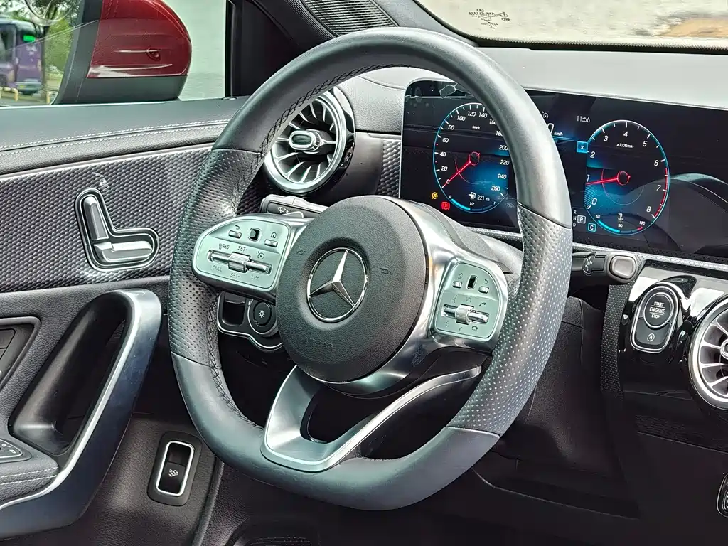Mercedes-Benz A-Class — миниатюра 11