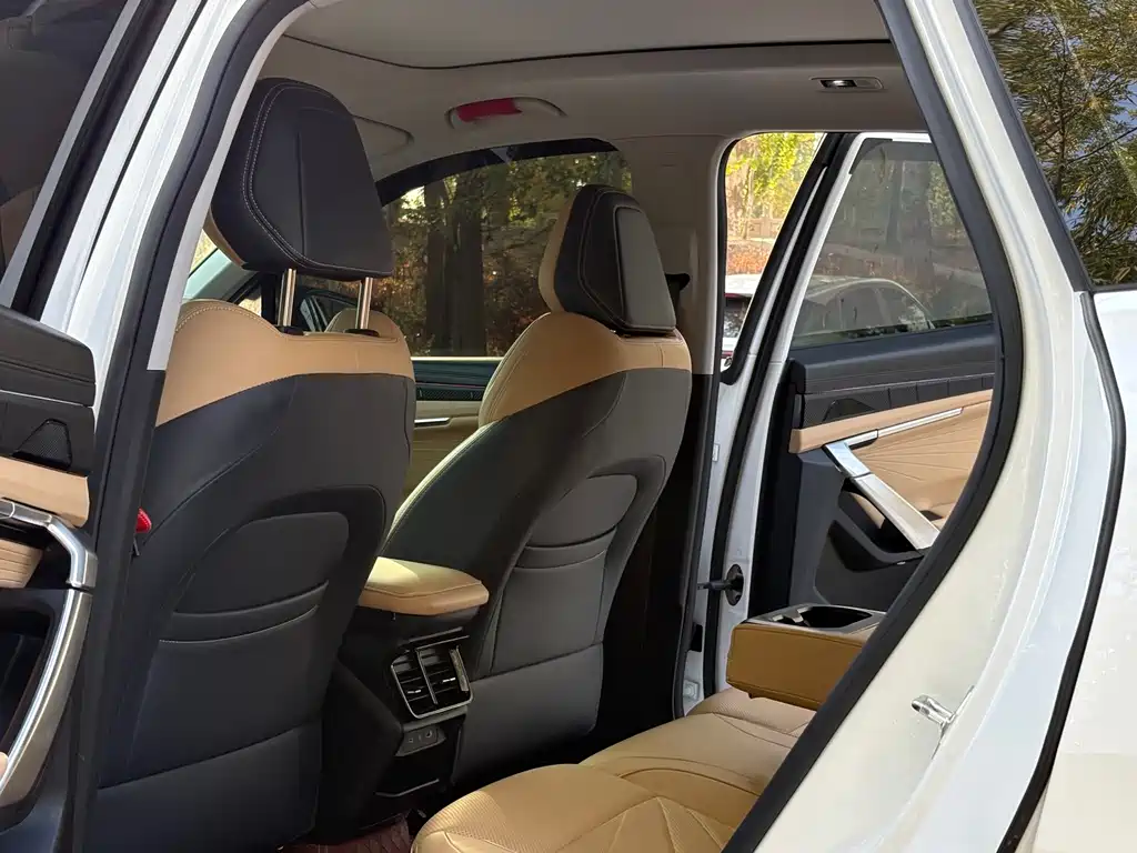 Geely Atlas L 2023 — фото 4