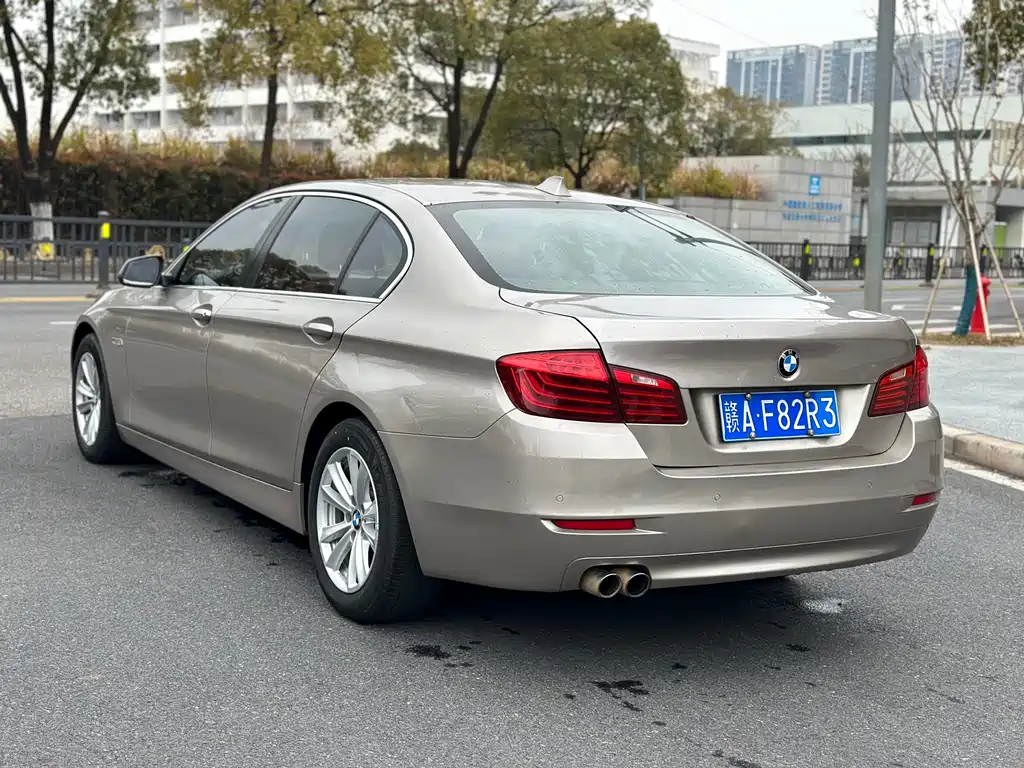 BMW 5 SERIES