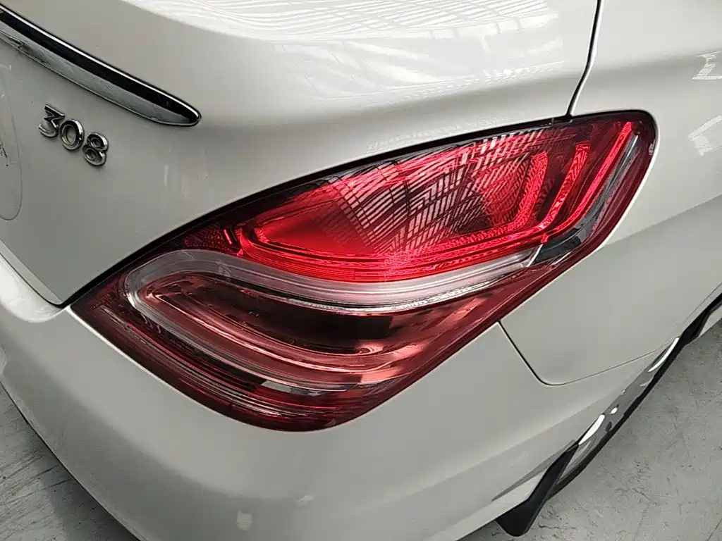Peugeot 308 — миниатюра 8