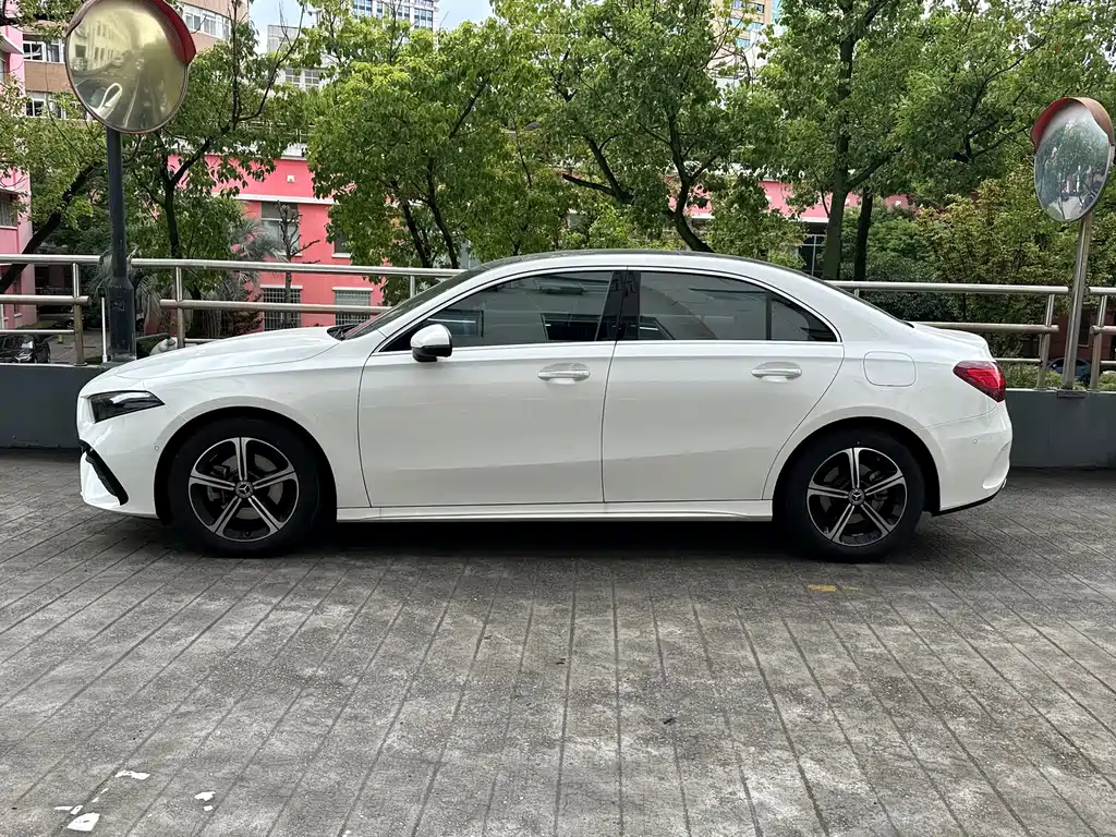 Mercedes-Benz A-Class — миниатюра 3