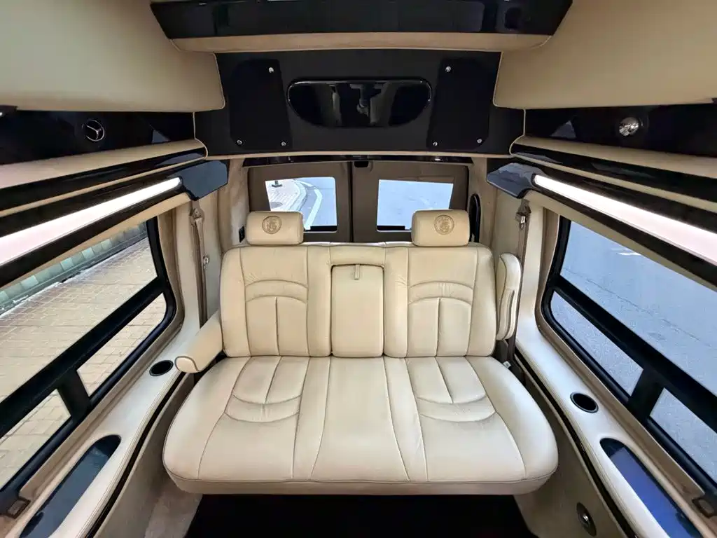 GMC Savana — миниатюра 10