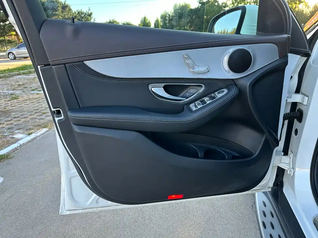 Mercedes-Benz GLC — миниатюра 12