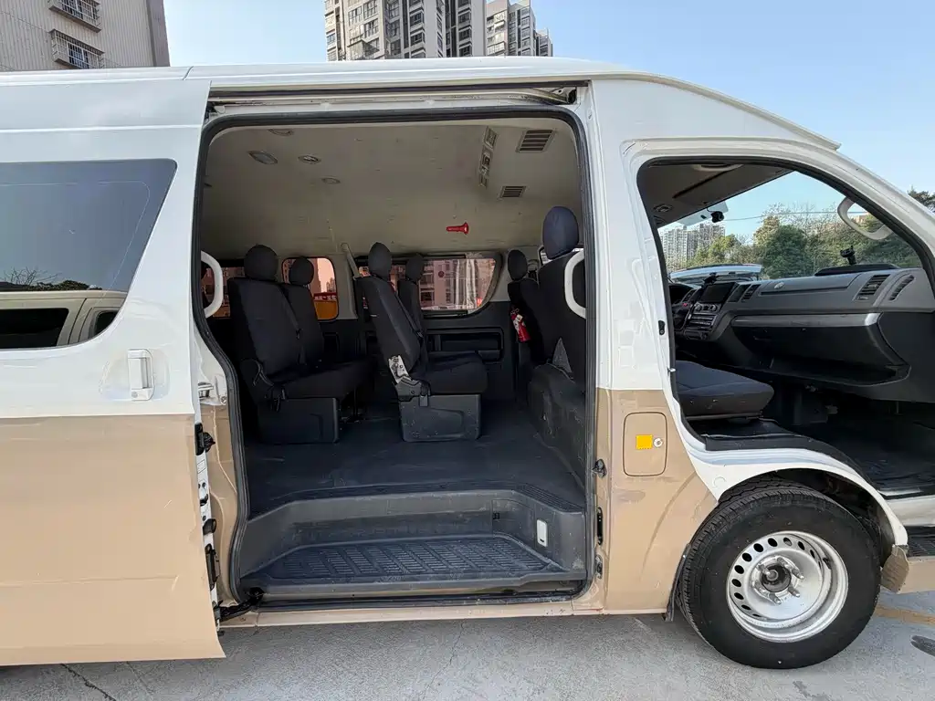 Foton G9 2020 2.8T 9 мест 4J28TC3