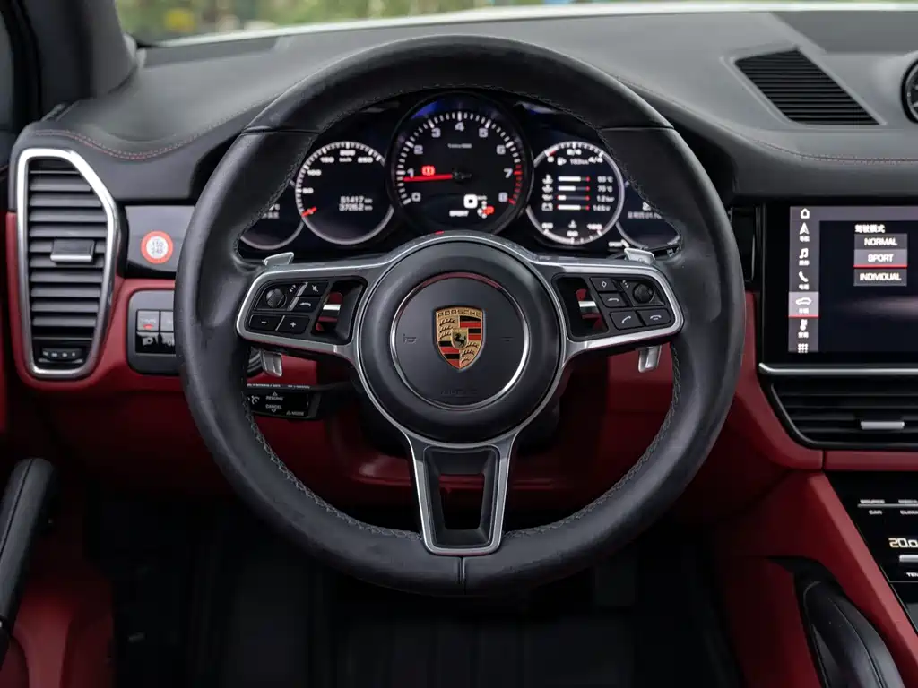 Porsche Cayenne — миниатюра 11