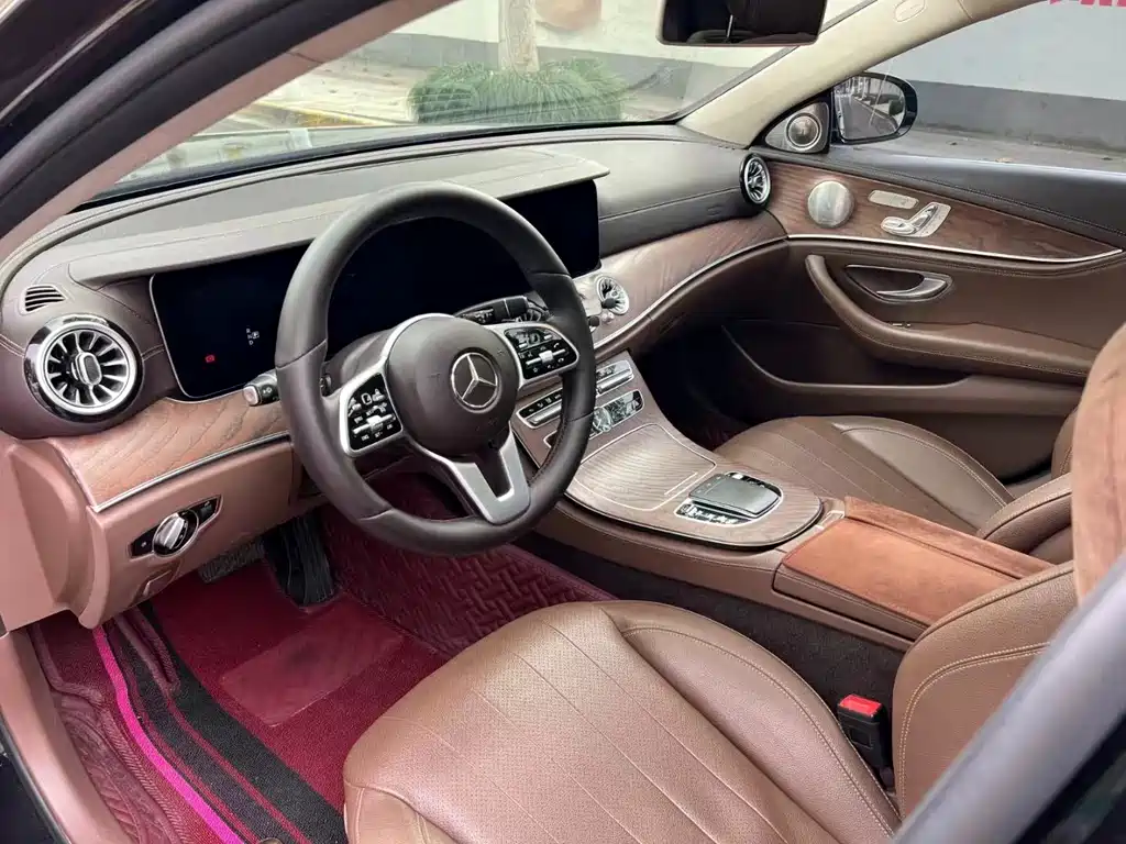 Mercedes-Benz E-Class — миниатюра 5