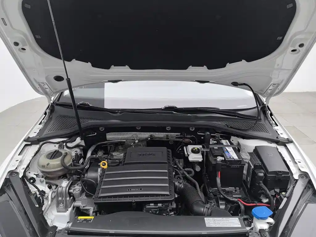 Volkswagen Golf — миниатюра 6