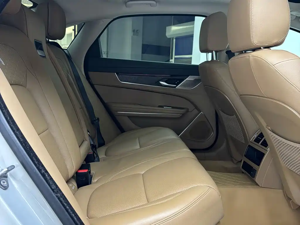 Jaguar XFL — миниатюра 14