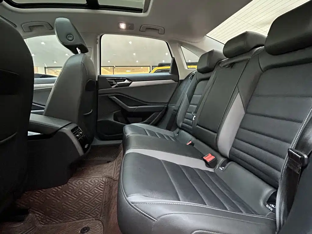 Volkswagen Sagitar — миниатюра 15