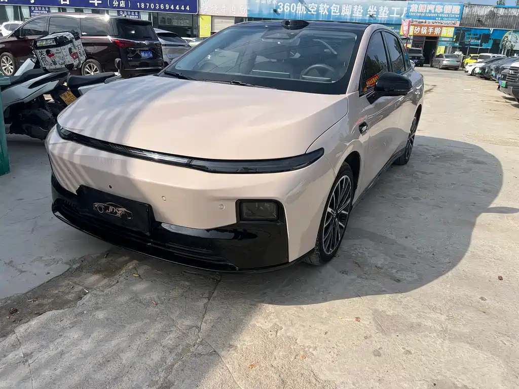 Leapmotor Leapmotor B01 — миниатюра 3