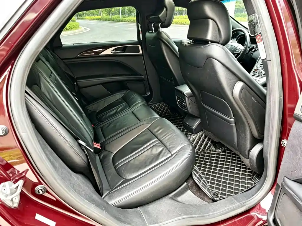 Lincoln MKZ — миниатюра 6
