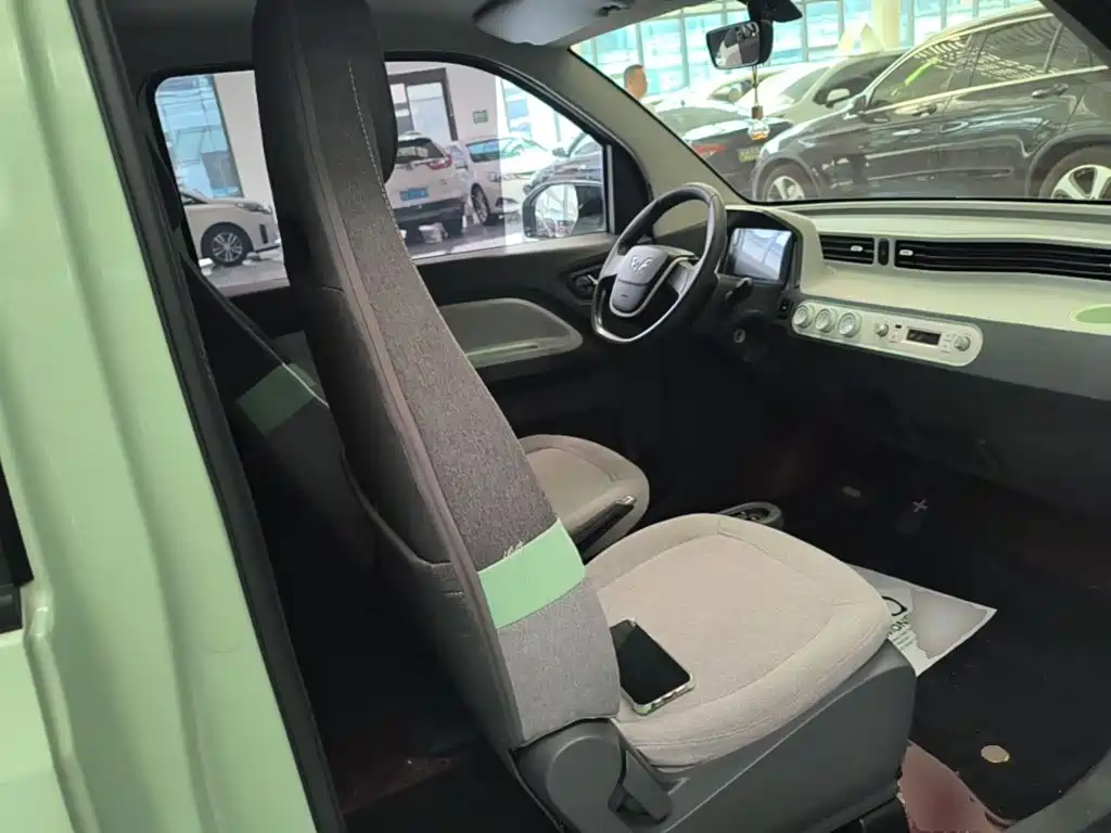Wuling MINIEV — миниатюра 25