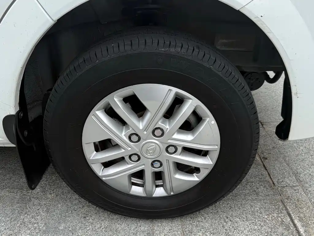 MAXUS V80 — миниатюра 20