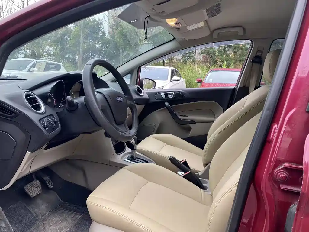 Ford Fiesta — миниатюра 12