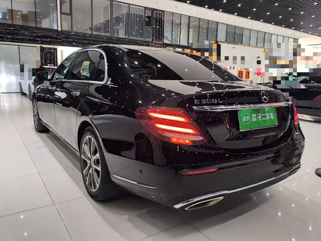 Mercedes-Benz E-Class — миниатюра 5